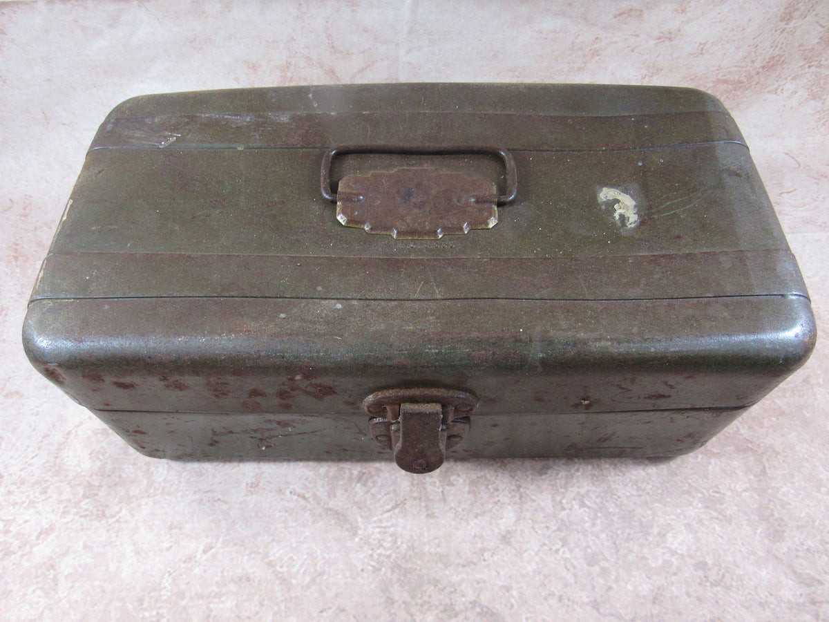 Vintage Fishing Tackle Box Metal Rusty Exterior Sporting Goods Home Ca –  TheFlyingHostess