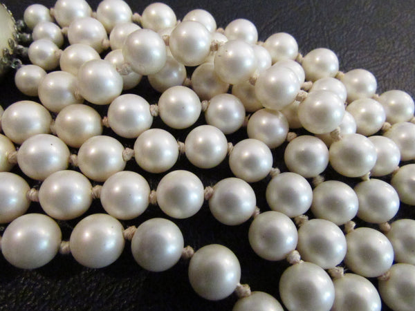 Vintage Richelieu Faux Pearl Necklace • $30.00 | Faux pearl jewelry, Faux pearl  necklace, Faux pearl