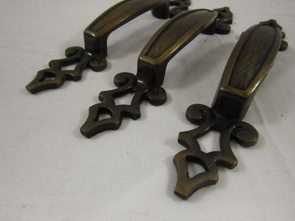 Vintage Drawer Pulls Drawer Handles Antique Gold Furniture Cabinet Har TheFlyingHostess Vintage Drawer Pulls Drawer Handles Antique Gold Furniture Cabinet Har TheFlyingHostess