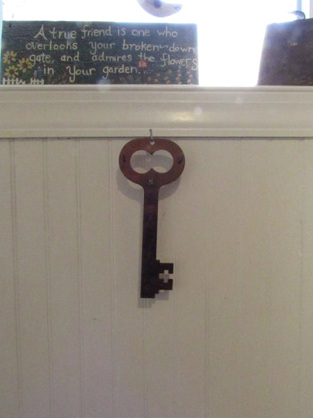 Vintage Copper Hanging Key Holder Mid Century Key Shaped Metal KEY S –  TheFlyingHostess