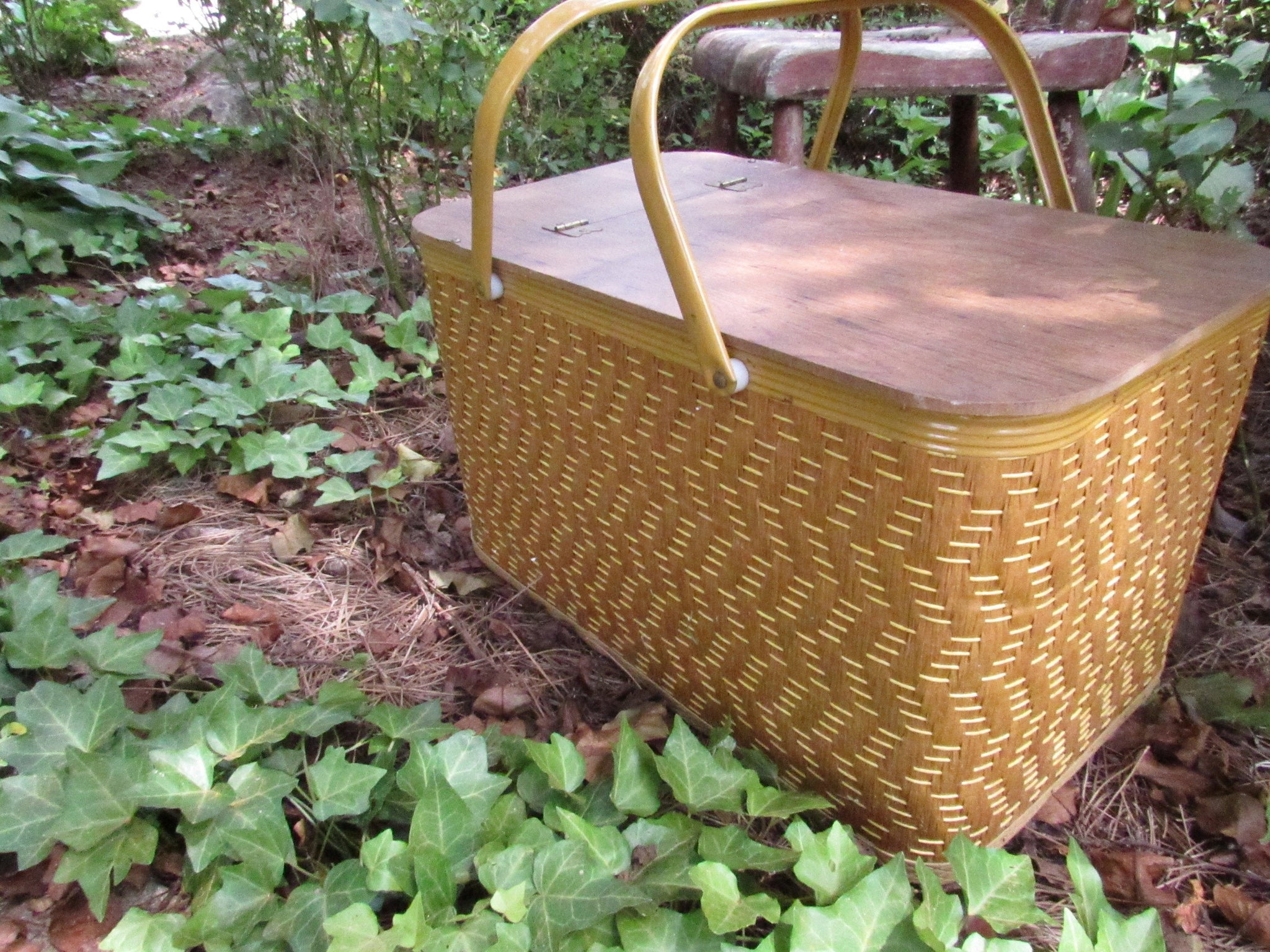 Large Vintage 1950s Wooden hotsell Picnic Basket Redman Picnic Basket