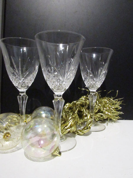 Vintage Etched Crystal Wine Glasses Set of 4 Traditional Home/ Tabletop